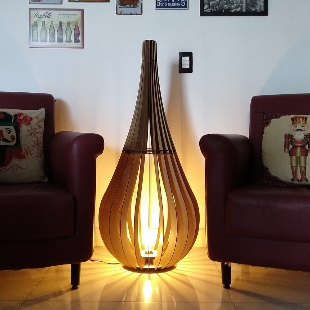 Luminaria de Chão Capadócia mod. Gota Natural MadeiraMadeira